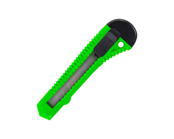 Нож канцелярский 18мм с фиксатором Staff